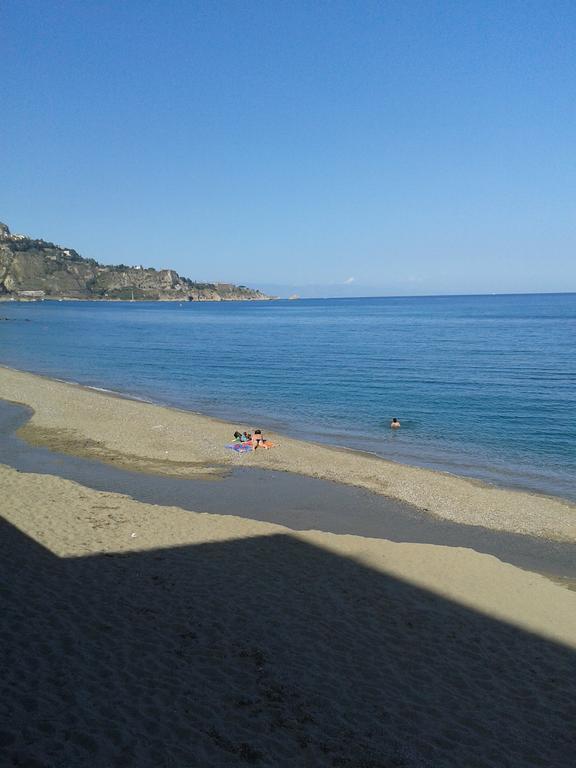 Mare E Monti Villa Giardini-Naxos Buitenkant foto