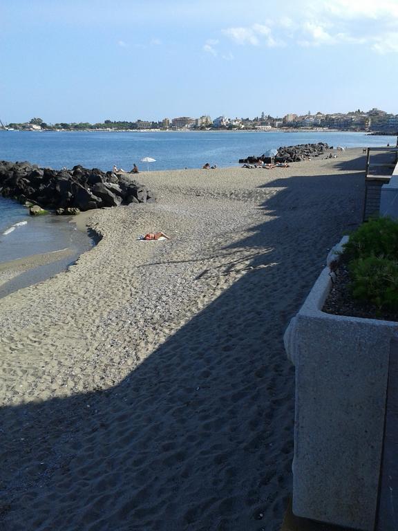 Mare E Monti Villa Giardini-Naxos Buitenkant foto