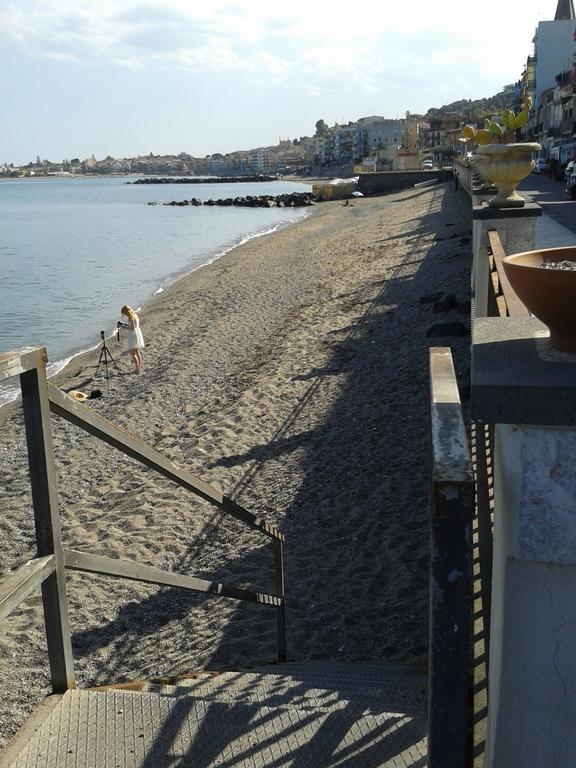 Mare E Monti Villa Giardini-Naxos Buitenkant foto