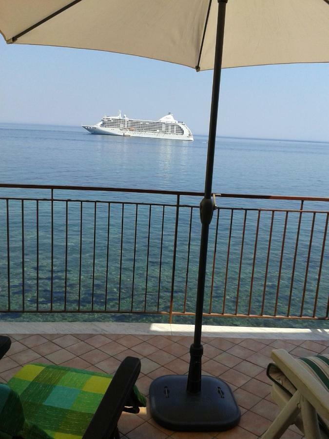 Mare E Monti Villa Giardini-Naxos Buitenkant foto